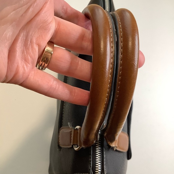 ROOTS 73 Black & Tan Round Bag - Picture 9 of 14